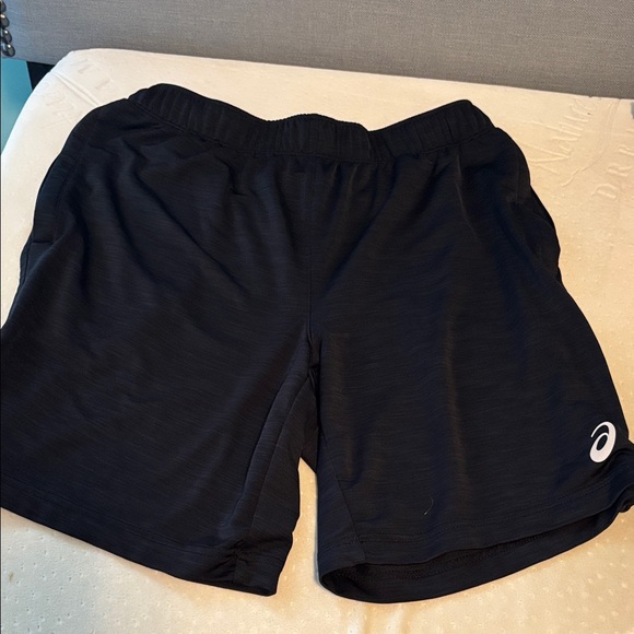 Asics Men's Athletic Black Shorts - Picture 1 of 3